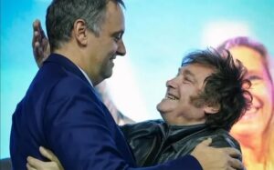 Lee más sobre el artículo Milei visita Córdoba tras su regreso de España y respalda a Manuel Adorni