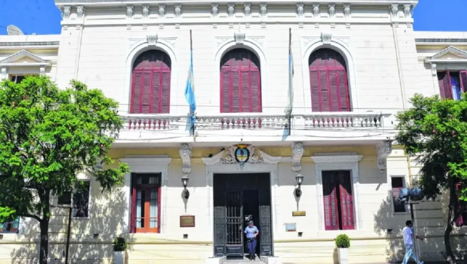 En este momento estás viendo Cesantías en Río Negro: los insólitos casos que terminaron con empleados públicos fuera del Estado