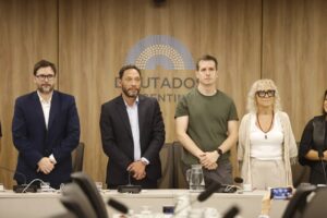 Lee más sobre el artículo Caso Libra: la oposición lanzó una contraofensiva contra Milei y pidió apartar al fiscal Taiano