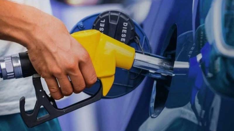 En este momento estás viendo Petróleo al alza por la tensión en Medio Oriente: cómo podría impactar en el precio de los combustibles en Argentina