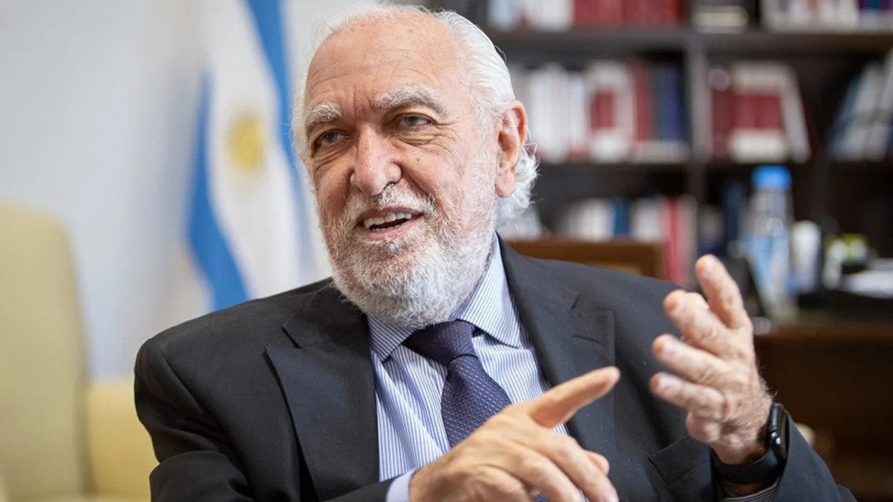 Lee más sobre el artículo Gil Lavedra sobre el Juicio a las Juntas: “Pudimos hacer justicia en un contexto muy adverso”