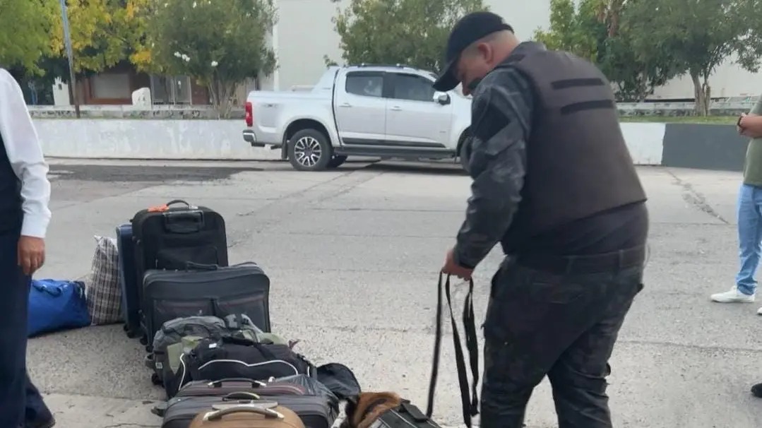 Lee más sobre el artículo Policía de Río Negro realizó operativo antidrogas en el Alto Valle