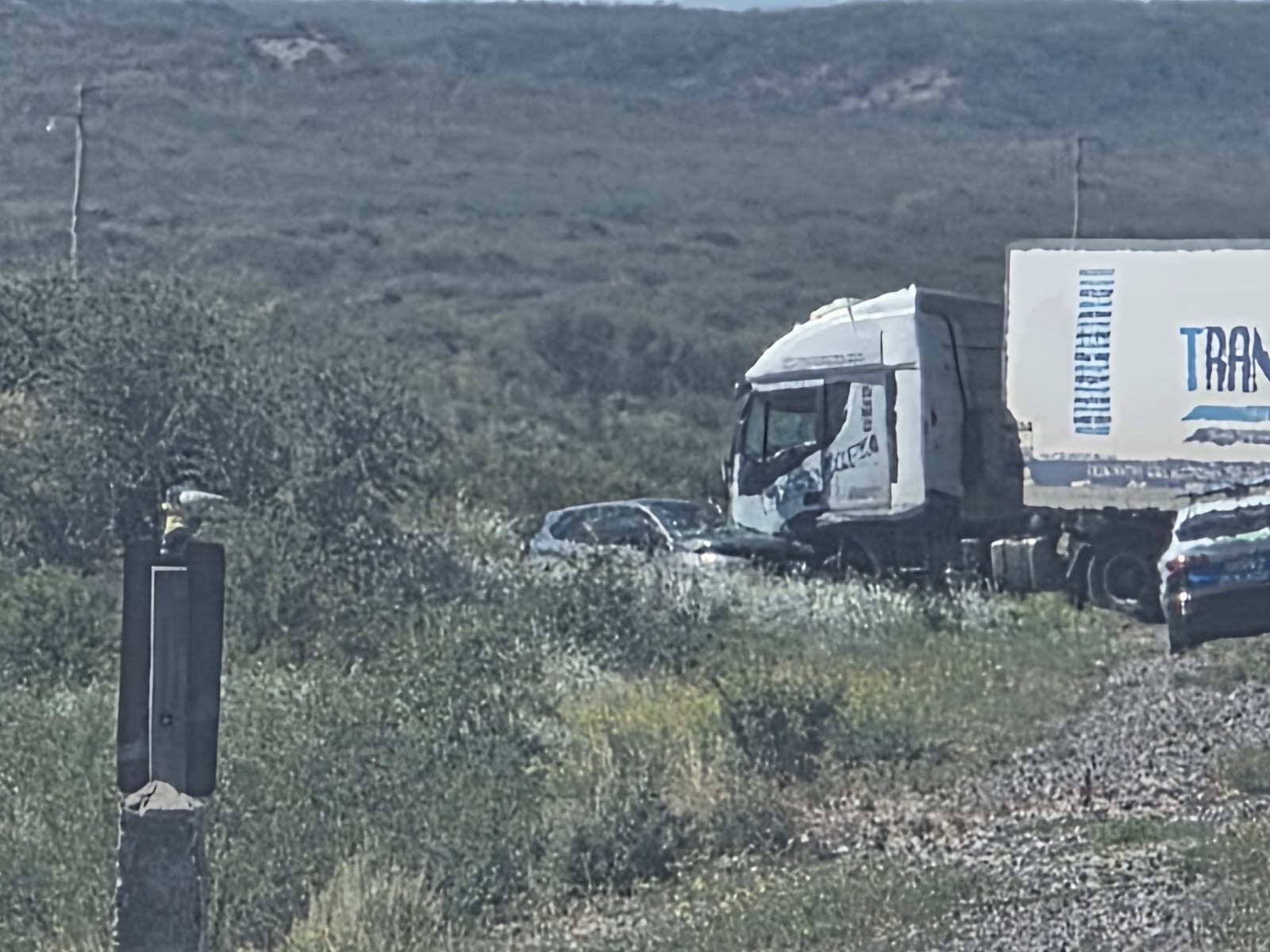 En este momento estás viendo Choque entre un auto y un camión en la Ruta 22: cuatro personas fueron trasladadas al hospital