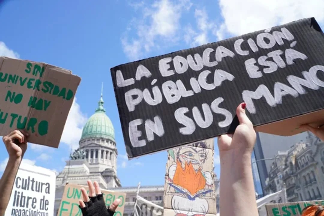 Lee más sobre el artículo Docentes reclaman aumento salarial y aplicación de la Ley de Financiamiento Universitario