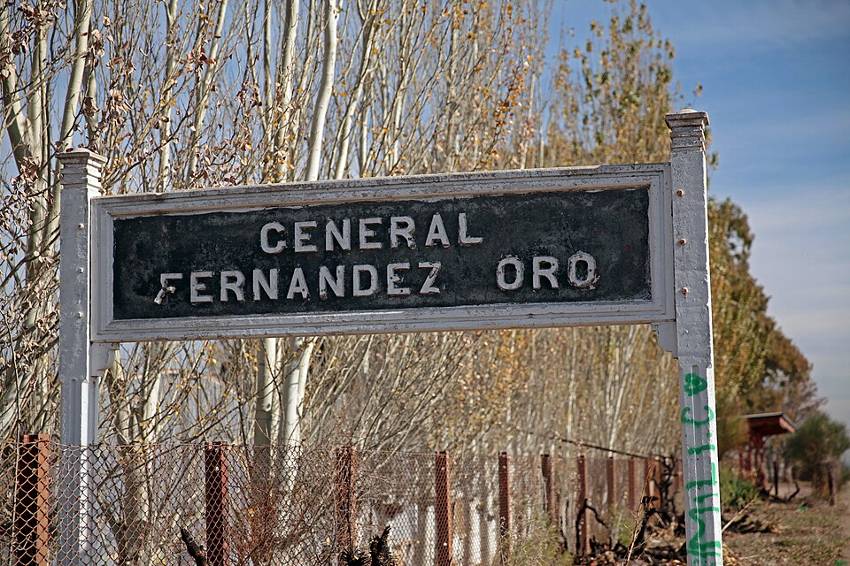En este momento estás viendo Fernández Oro tendrá su Archivo Histórico Digital con apoyo de la UNCo