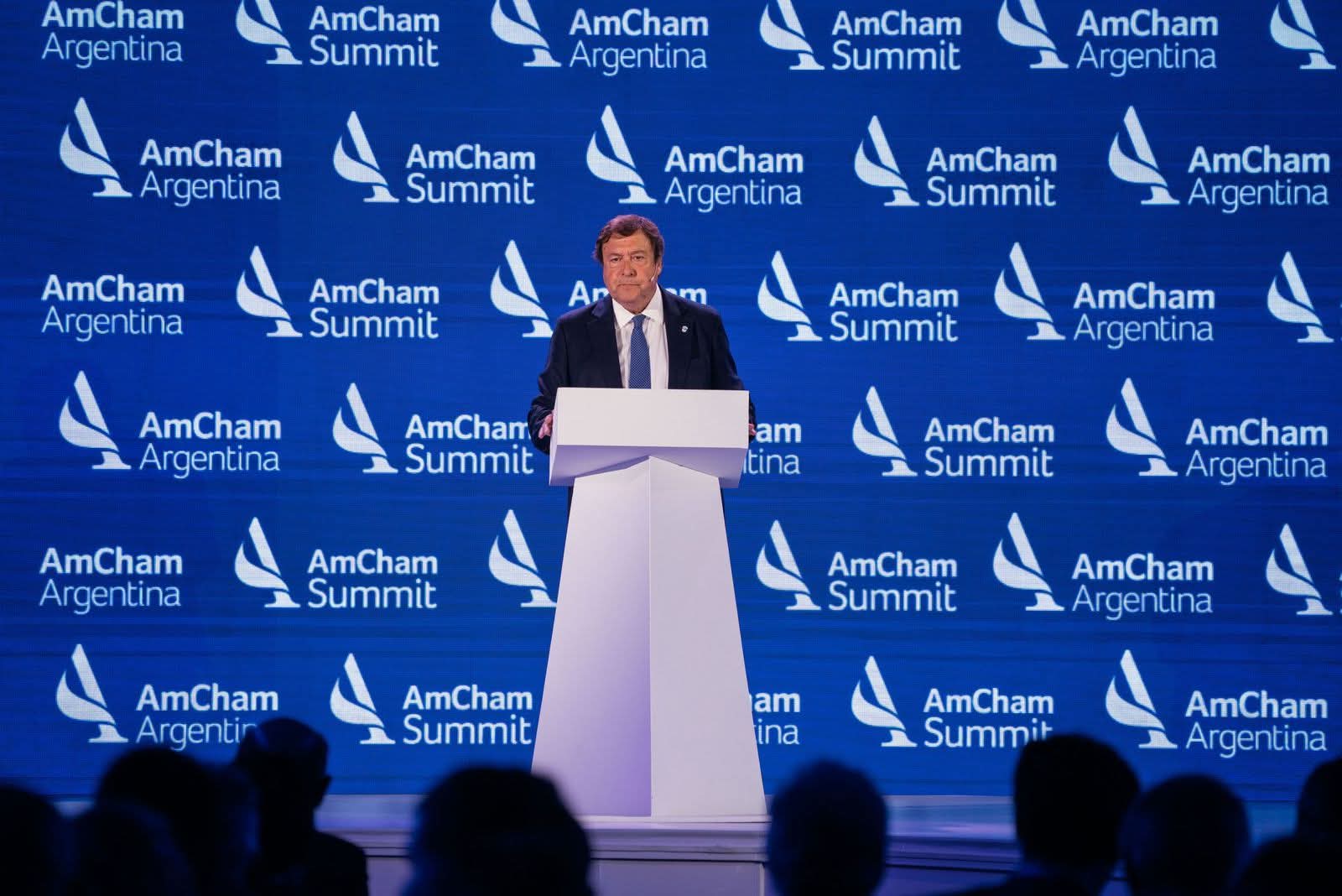 Lee más sobre el artículo Weretilneck llevó a AmCham el potencial productivo y energético de Río Negro