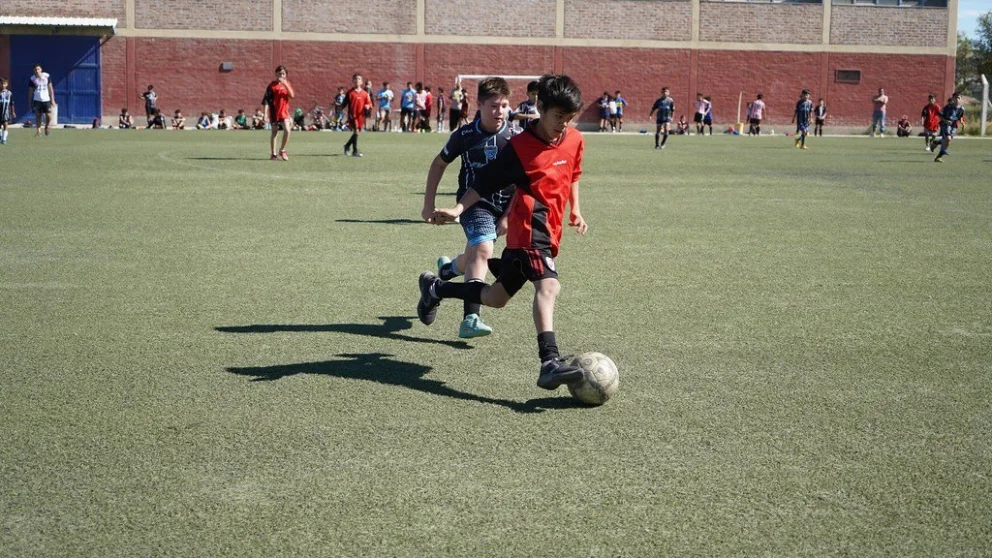 Escuelas municipales protagonizan un fin de semana deportivo en Cipolletti