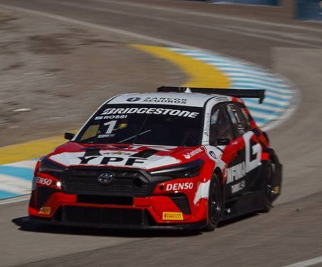 En este momento estás viendo TC2000 en El Zonda: Matías Rossi hizo pesar su jerarquía y ganó la final