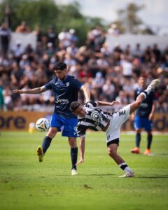 Lee más sobre el artículo Gimnasia de Mendoza se recuperó y venció a Vélez en un emocionante partido