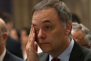 Lee más sobre el artículo Declaración clave complica a Manuel Adorni en la causa por presunto enriquecimiento ilícito