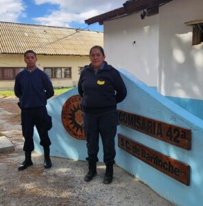 Lee más sobre el artículo Mujer policía le practicó RCP y le salvó la vida de una beba de tres meses en Bariloche