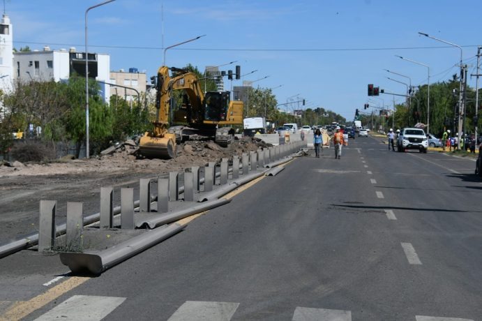 En este momento estás viendo Corte total sobre la calle colectora: las causas de las largas filas al ingreso a Neuquén