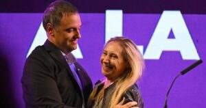 Lee más sobre el artículo Karina Milei refuerza su apoyo a Adorni con una visita a Vaca Muerta