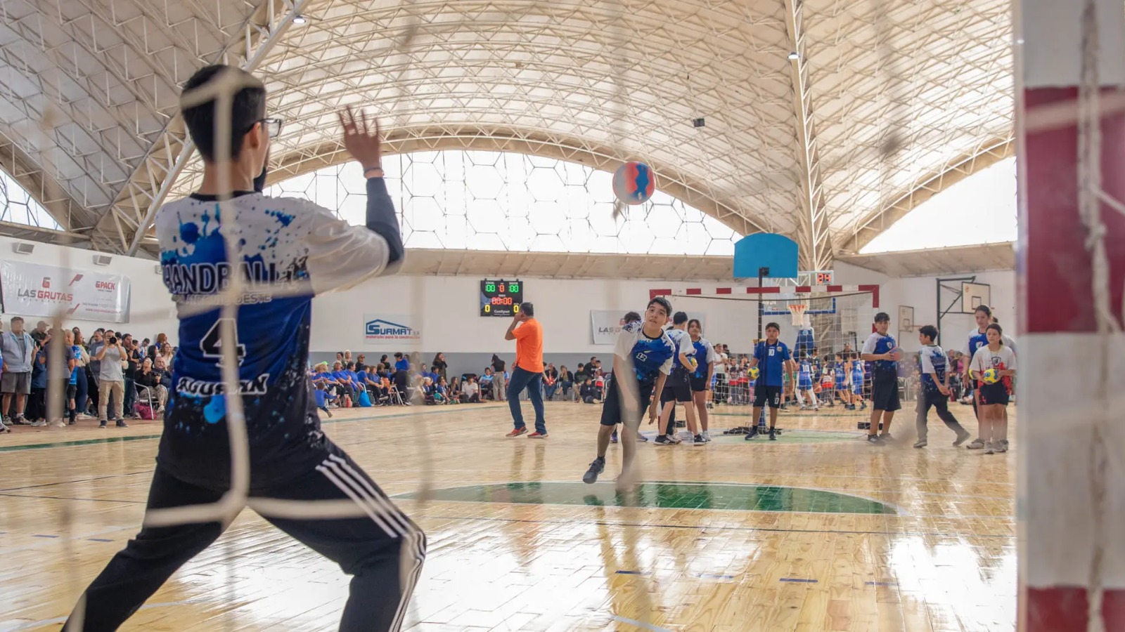 En este momento estás viendo Las Grutas ya disfruta de su polideportivo totalmente renovado