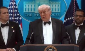 Lee más sobre el artículo Trump admitió demoras en su evacuación tras el atentado: “Quería ver qué pasaba”