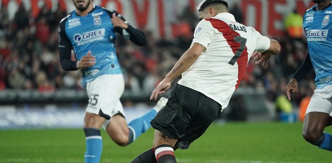 River goleó a Blooming y se metió en octavos de final