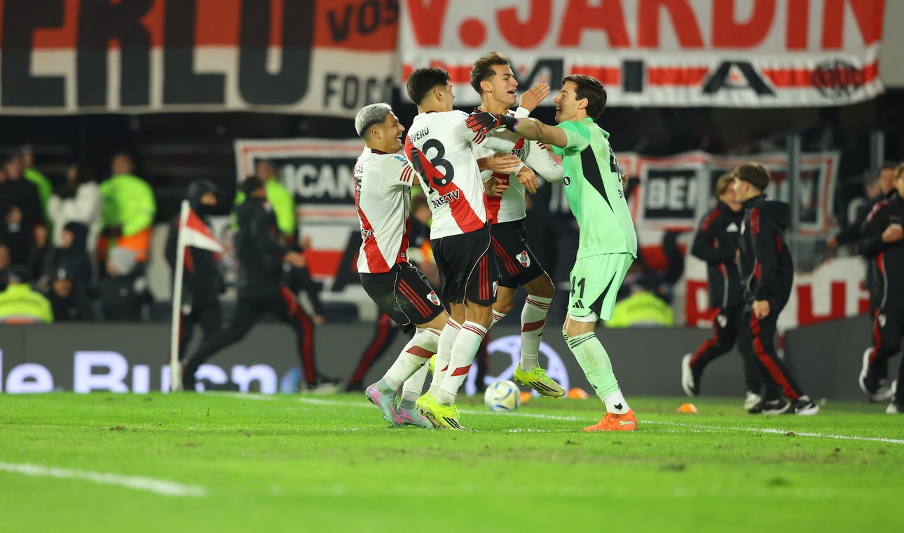 En este momento estás viendo River eliminó a San Lorenzo por penales y pasó a Cuartos