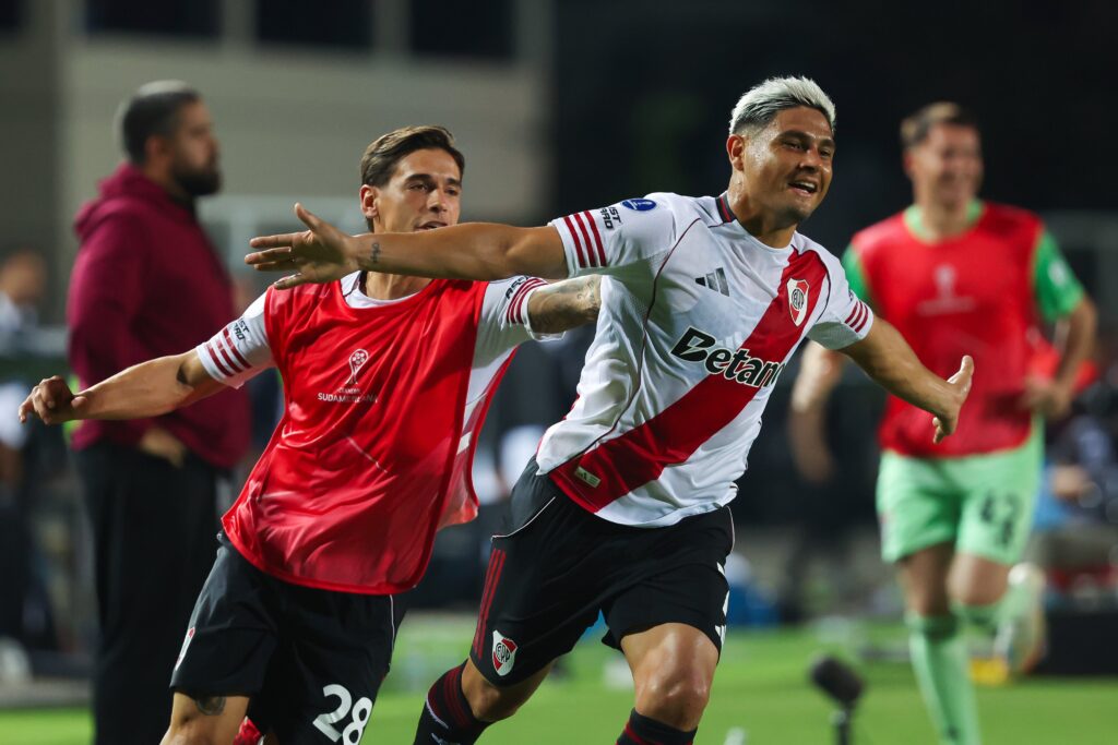 Maxi Salas, en el último suspiro, le dio la clasificación a River a Octavos de la Sudamericana