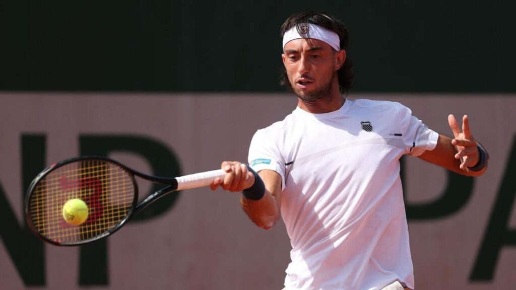 Tirante avanza en Roland Garros tras un gran triunfo ante Davidovich Fokina