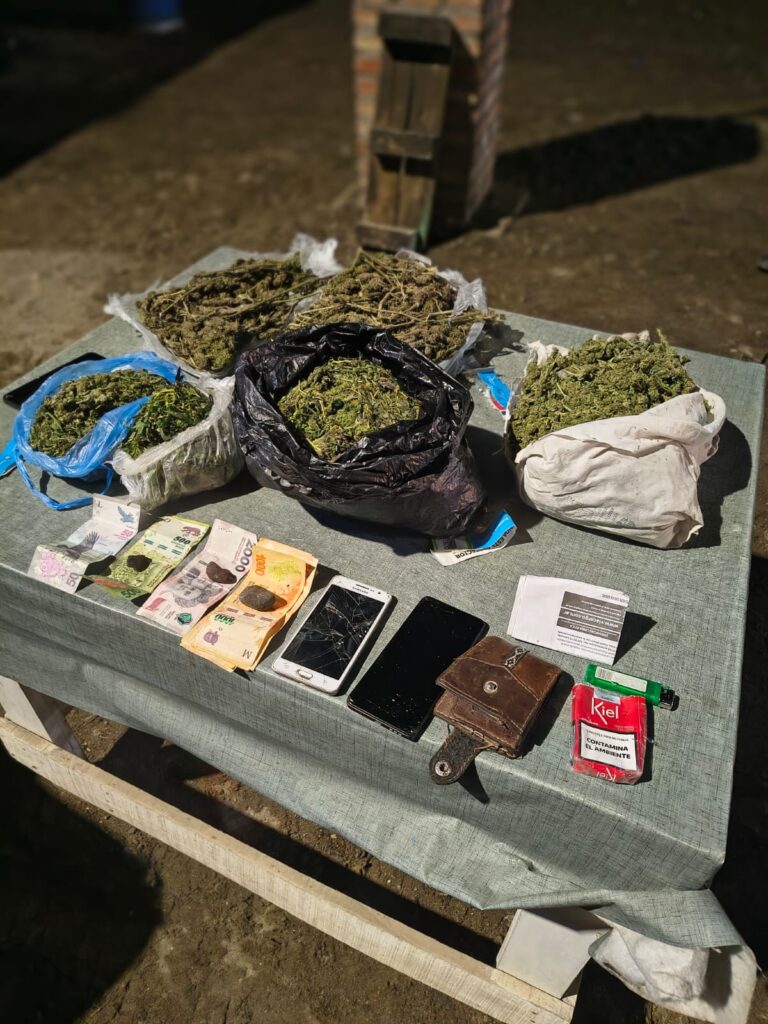 Golpe al narcotráfico en Río Negro: un llamado anónimo activó el operativo “Valijas Verdes” y terminó con dos detenidos