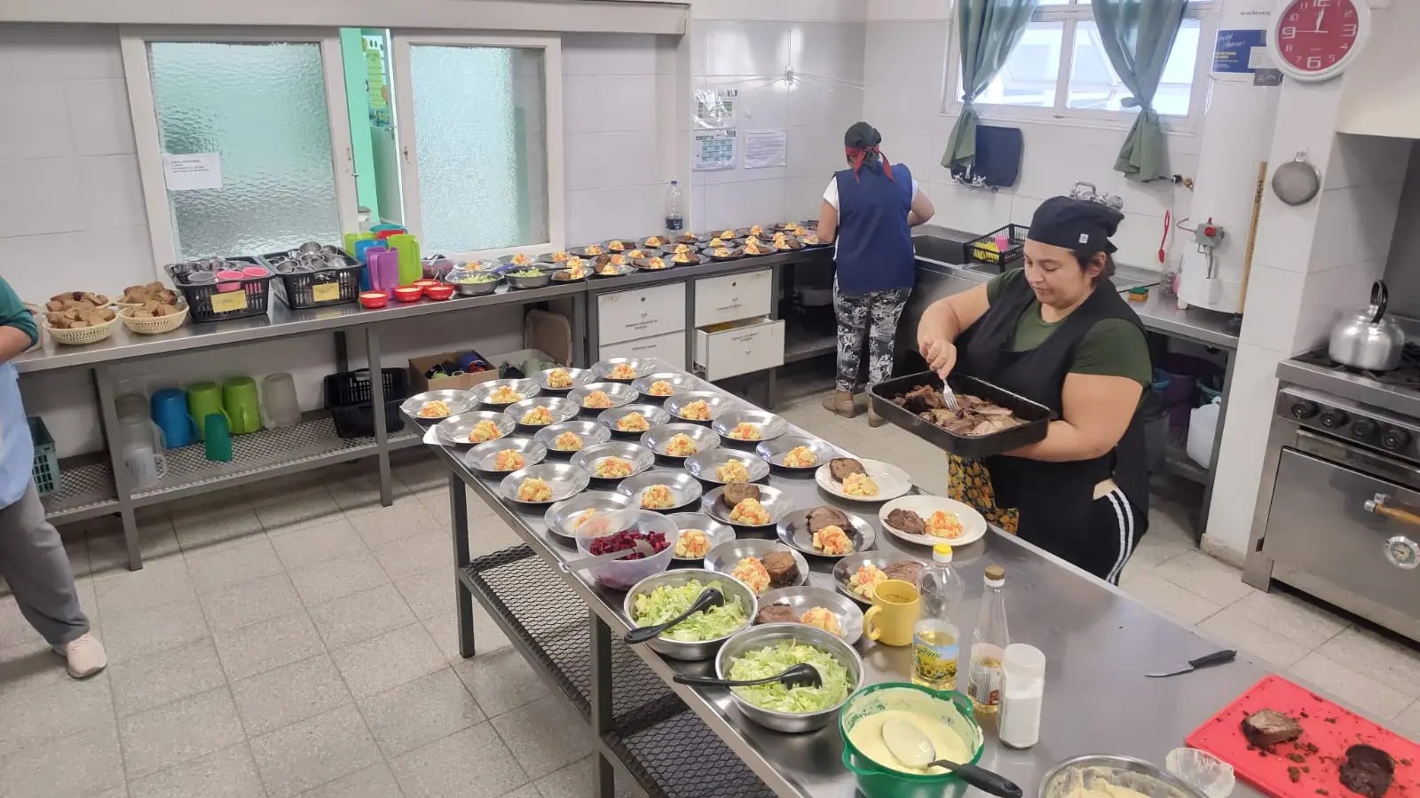 En este momento estás viendo Provincia brinda alimentación saludable a miles de estudiantes rionegrinos