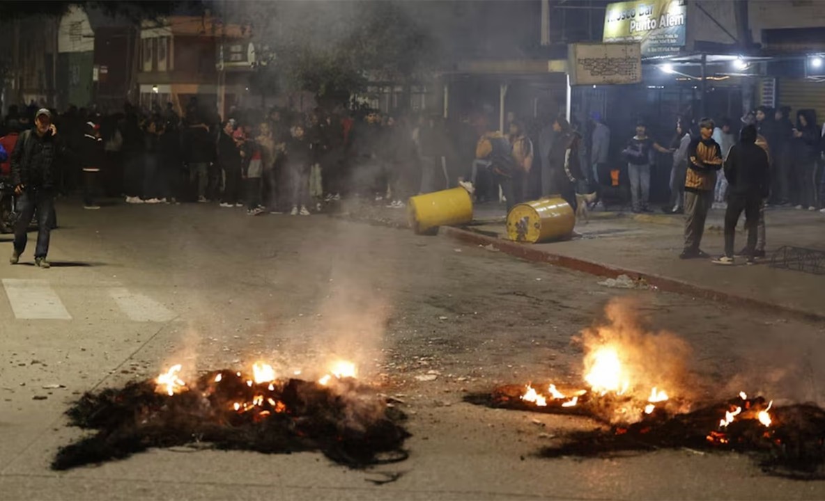 En este momento estás viendo Noche de furia en Córdoba tras confirmarse el hallazgo de los restos de Agostina