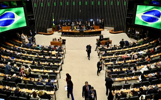 Histórico: aprueban en Brasil la reducción de jornada laboral