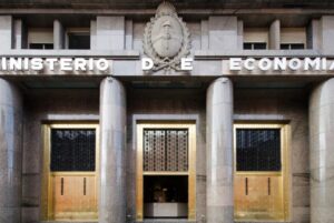 Lee más sobre el artículo Gasto público: el Gobierno profundiza el ajuste sobre las transferencias a Neuquén y Río Negro