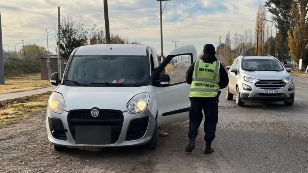 Operativos policiales hallaron auto robado y otro con pedido de secuestro