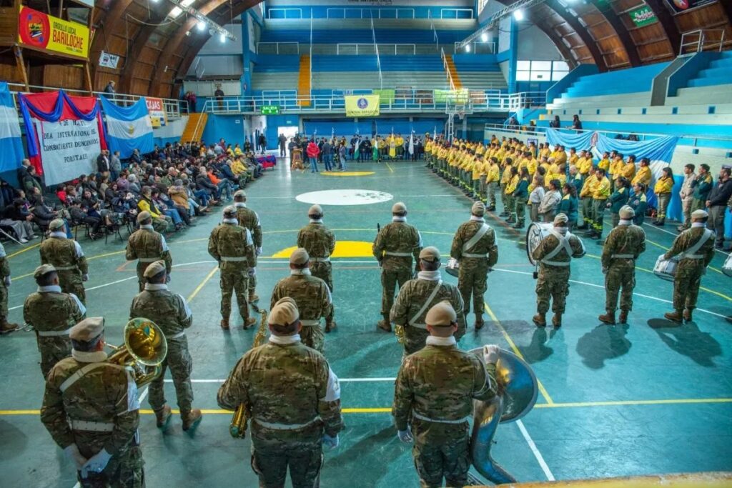 Día del Combatiente: Weretilneck anunció una ley para jerarquizar al SPLIF y destacó el trabajo de brigadistas