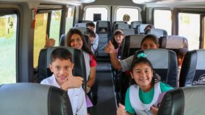 Lee más sobre el artículo Más de 16.000 rionegrinos llegan a la escuela gracias al transporte escolar