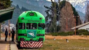 Lee más sobre el artículo Vuelve el Tren Expreso Rionegrino y mejora la conectividad en la Región Sur