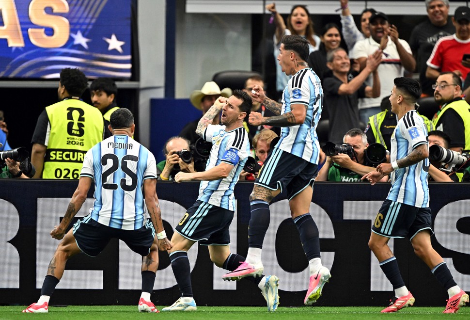 En este momento estás viendo Argentina venció a Austria con un doblete de Messi y avanzó a 16avos