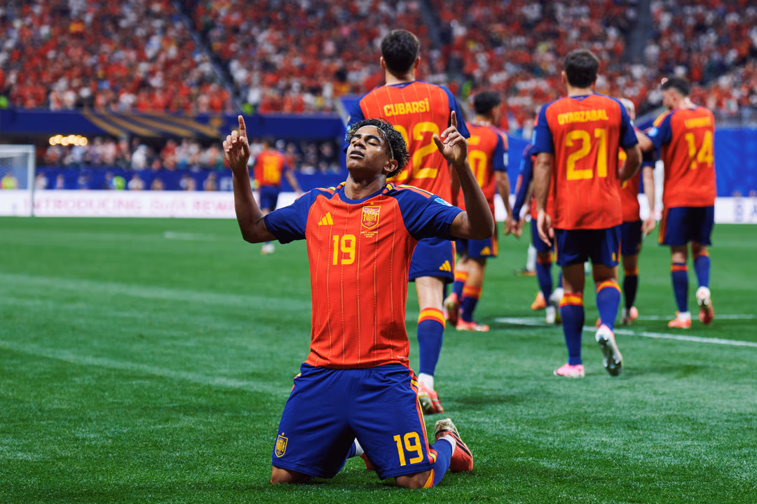 España goleó a Arabia Saudita 4 a 0