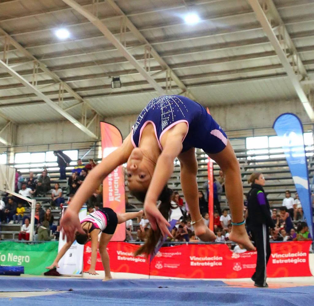 Mas de 600 deportistas participan del primer Torneo Provincial de Gimnasia Artística Femenina