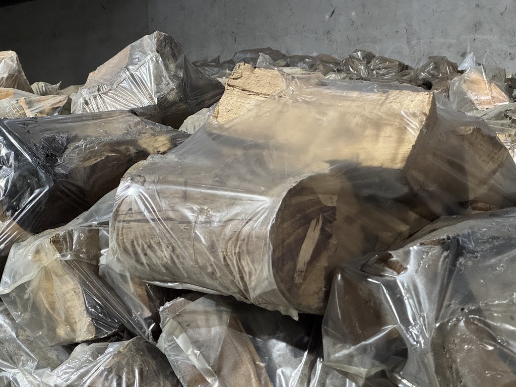 Continúa a buen ritmo la entrega de leña en Cipolletti