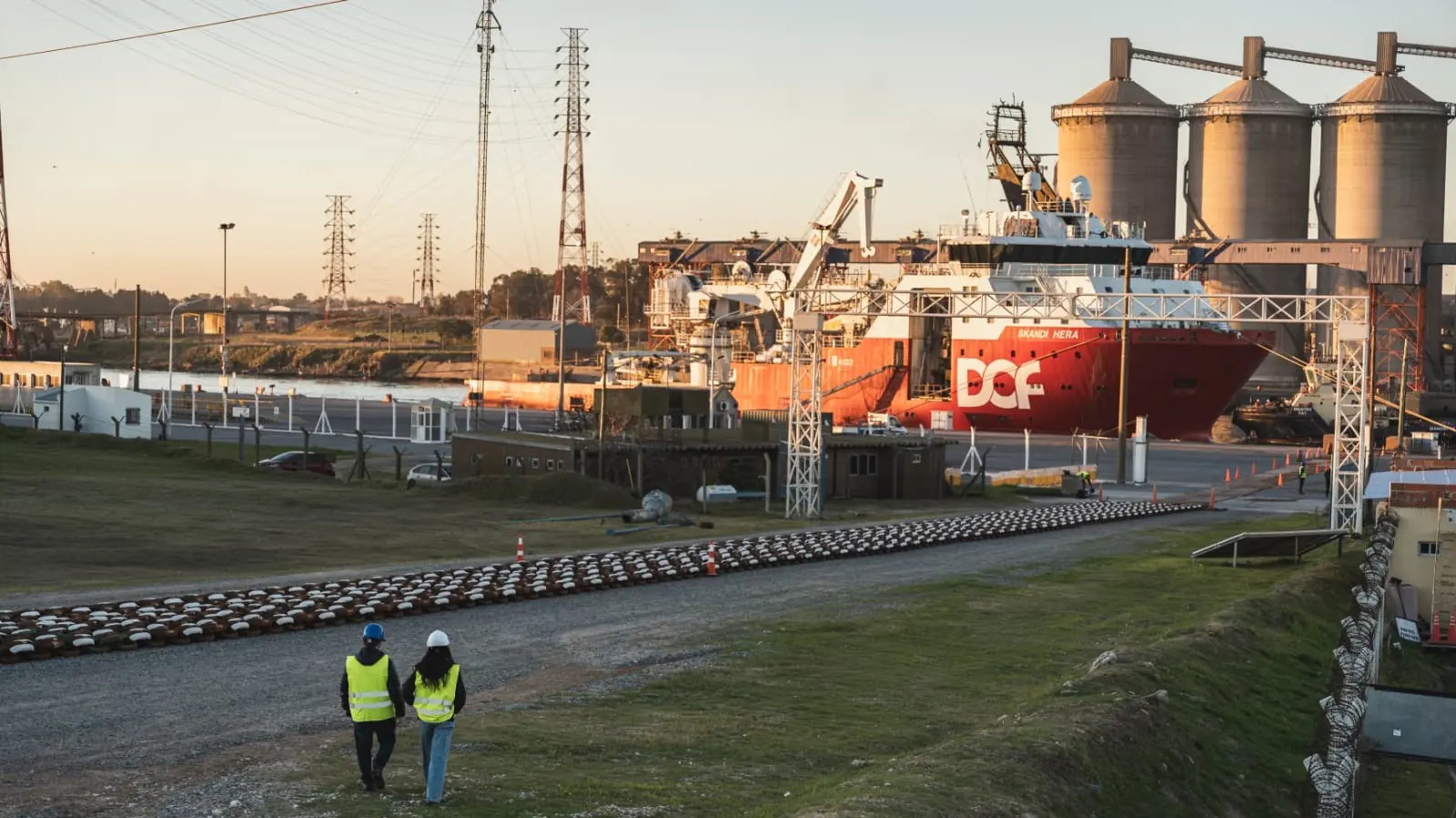 En este momento estás viendo Nuevo hito del VMOS: llegó el cargamento para iniciar las obras submarinas