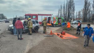Lee más sobre el artículo Un choque frontal y un dramático rescate: cómo fue el siniestro en la Ruta 151
