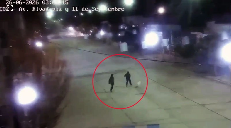 Cámaras del 911 captaron una pelea y permitieron detener a un hombre con pedido de paradero