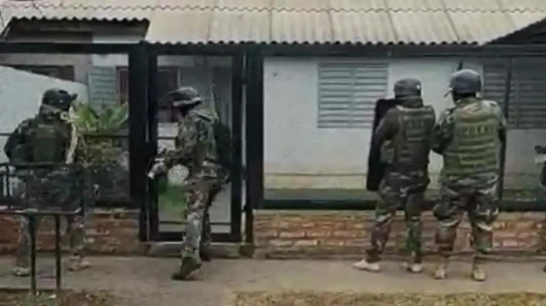 En este momento estás viendo Secuestraron droga e imputaron a una mujer tras un allanamiento en Regina