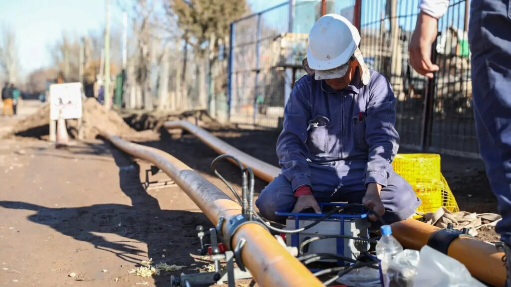 Cipolletti: parte final de la obra de gas para familias en Puente 83
