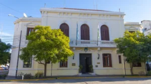 Lee más sobre el artículo El aumento salarial para estatales será de 4,28% e impactará en el aguinaldo