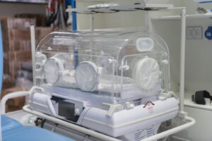 Lee más sobre el artículo Río Negro incorpora 11 incubadoras de alta tecnología para traslados neonatales críticos