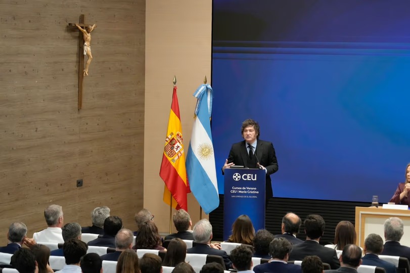 Milei: “Si Adorni es culpable, lo eyecto de una patada”