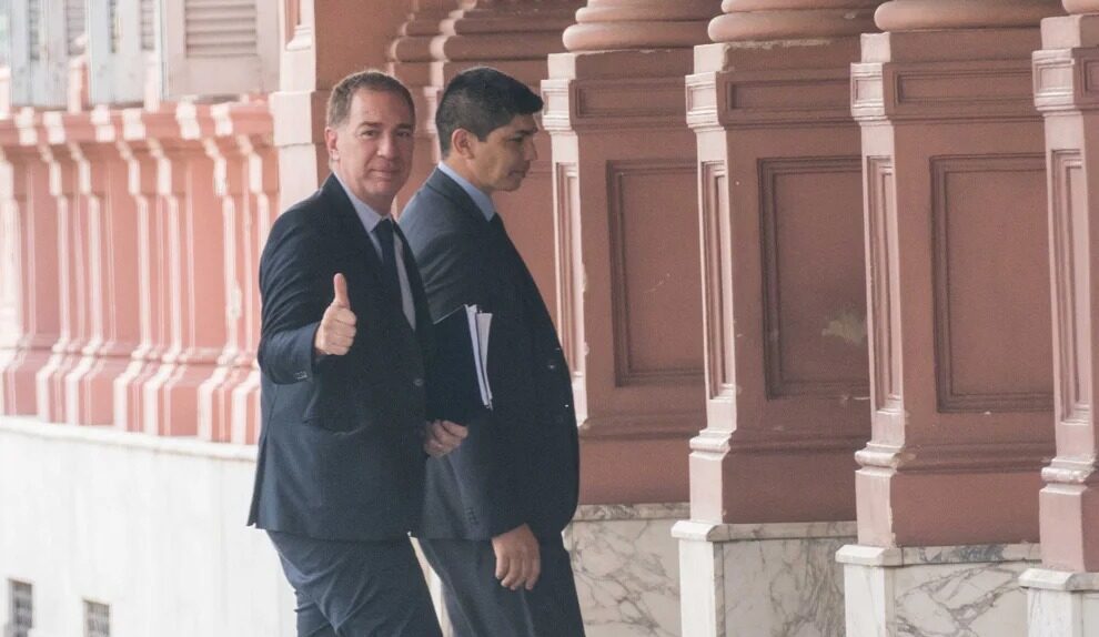 Santilli dijo que Manuel Adorni estaba “anímicamente destruido”