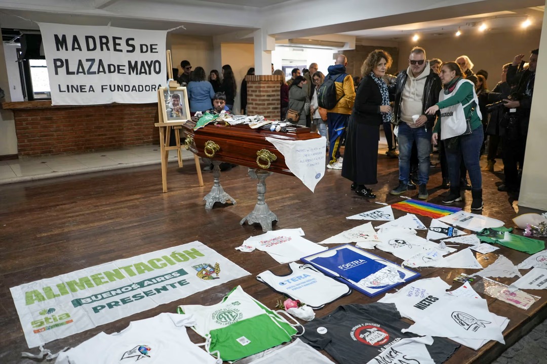 En este momento estás viendo El velatorio de Taty Almeida reunió a dirigentes políticos, sindicales y referentes de derechos humanos