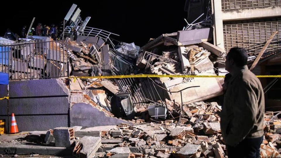 Suben a 589 los muertos por los terremotos en Venezuela