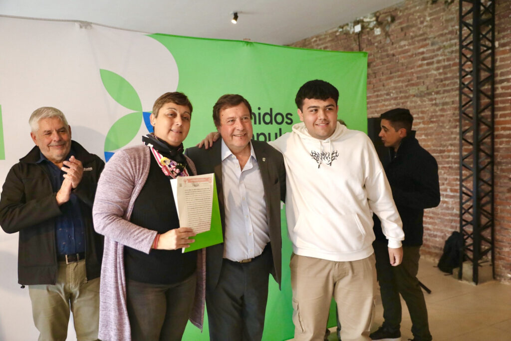 Weretilneck anunció obras eléctricas y aportes para Villa Regina