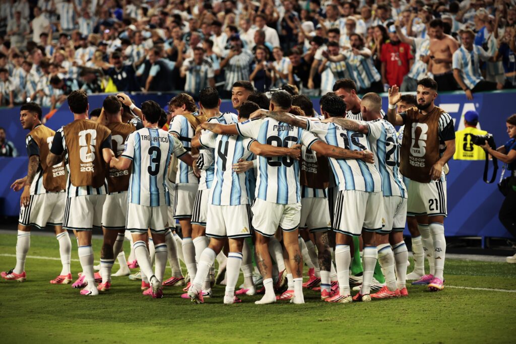 Argentina avanzó a octavos con un sufrido 3-2 ante Cabo Verde en el alargue