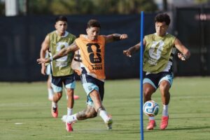 Lee más sobre el artículo Sin descanso: Argentina volvió a entrenar en Atlanta tras el épico triunfo sobre Inglaterra